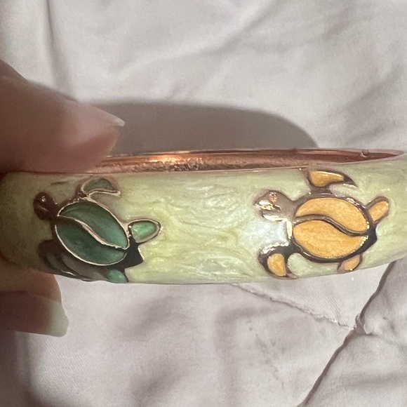 JU LONG XING SEA TURTLES HINGED
CLAMPER bracelet - Picture 4 of 5